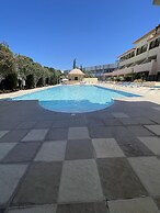 Townhouse With Pool 5 Minute Walk to Beach