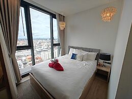 Edge Central Pattaya by Mickey