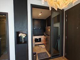 Edge Central Pattaya by Mickey