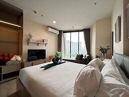 Edge Central Pattaya by Mickey