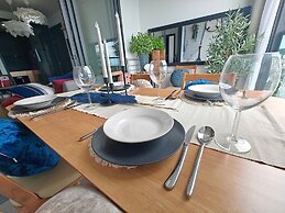 Edge Central Pattaya by Mickey