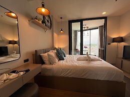 Edge Central Pattaya by Mickey