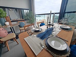 Edge Central Pattaya by Mickey