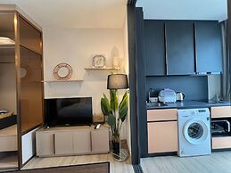 Edge Central Pattaya by Mickey