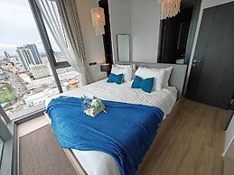 Edge Central Pattaya by Mickey