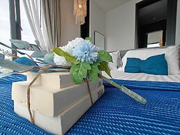 Edge Central Pattaya by Mickey