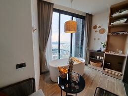 Edge Central Pattaya by Mickey