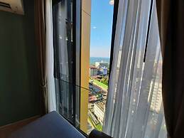 Edge Central Pattaya by Mickey