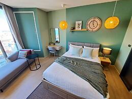 Edge Central Pattaya by Mickey