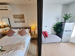 Edge Central Pattaya by Mickey