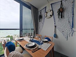 Edge Central Pattaya by Mickey