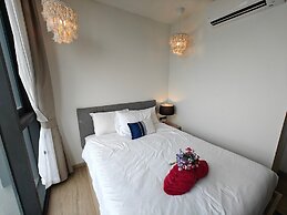 Edge Central Pattaya by Mickey