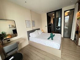 Edge Central Pattaya by Mickey