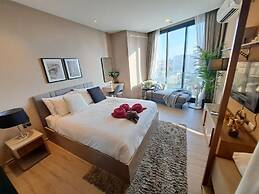 Edge Central Pattaya by Mickey