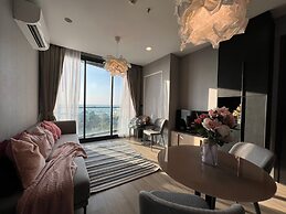 Edge Central Pattaya by Mickey