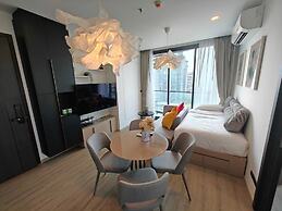 Edge Central Pattaya by Mickey