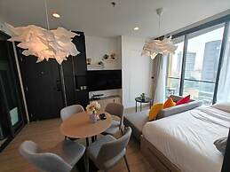 Edge Central Pattaya by Mickey