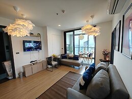 Edge Central Pattaya by Mickey