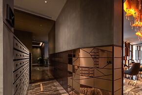 Edge Central Pattaya by Mickey