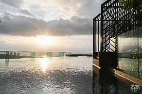 Edge Central Pattaya by Mickey