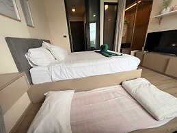 Edge Central Pattaya by Mickey