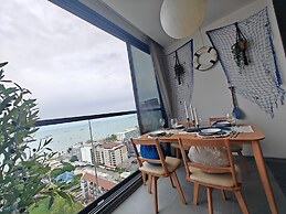 Edge Central Pattaya by Mickey