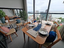 Edge Central Pattaya by Mickey