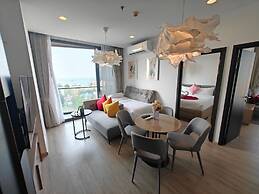 Edge Central Pattaya by Mickey