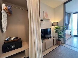 Edge Central Pattaya by Mickey