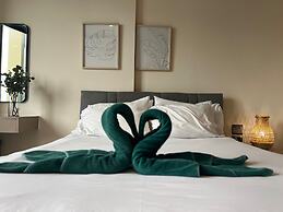 Edge Central Pattaya by Mickey