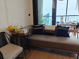 Edge Central Pattaya by Mickey