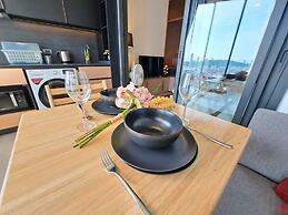 Edge Central Pattaya by Mickey