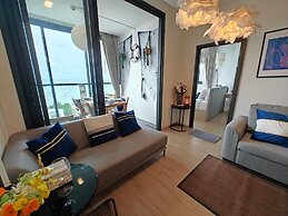 Edge Central Pattaya by Mickey