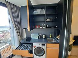 Edge Central Pattaya by Mickey