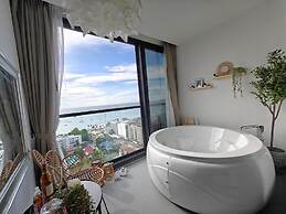 Edge Central Pattaya by Mickey