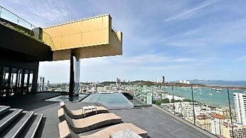 Edge Central Pattaya by Mickey