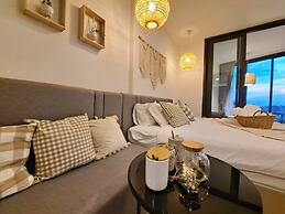 Edge Central Pattaya by Mickey