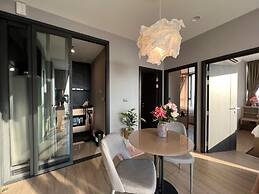 Edge Central Pattaya by Mickey