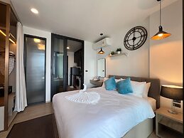 Edge Central Pattaya by Mickey