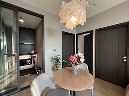 Edge Central Pattaya by Mickey