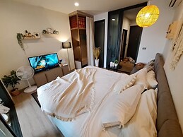 Edge Central Pattaya by Mickey