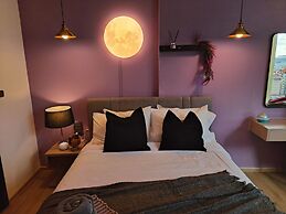 Edge Central Pattaya by Mickey