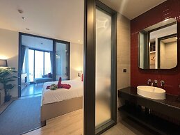 Edge Central Pattaya by Mickey