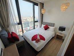 Edge Central Pattaya by Mickey