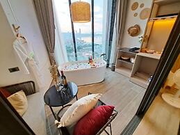 Edge Central Pattaya by Mickey