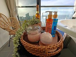 Edge Central Pattaya by Mickey