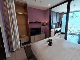 Edge Central Pattaya by Mickey