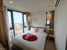 Edge Central Pattaya by Mickey