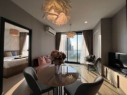 Edge Central Pattaya by Mickey