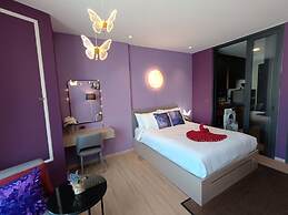 Edge Central Pattaya by Mickey